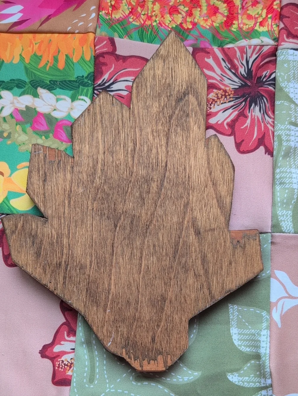 Wooden star trinket tray 📤 and crystal 🔮 cluster table art decor